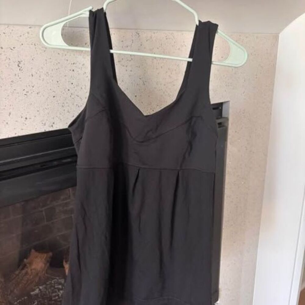 Lululemon- black elevate tank w/ cinch waistband tank- size 10- $35